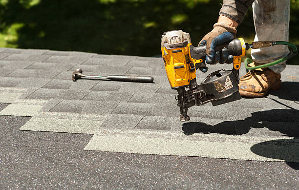 Best Local Roofing Companies  in Newhall, IA